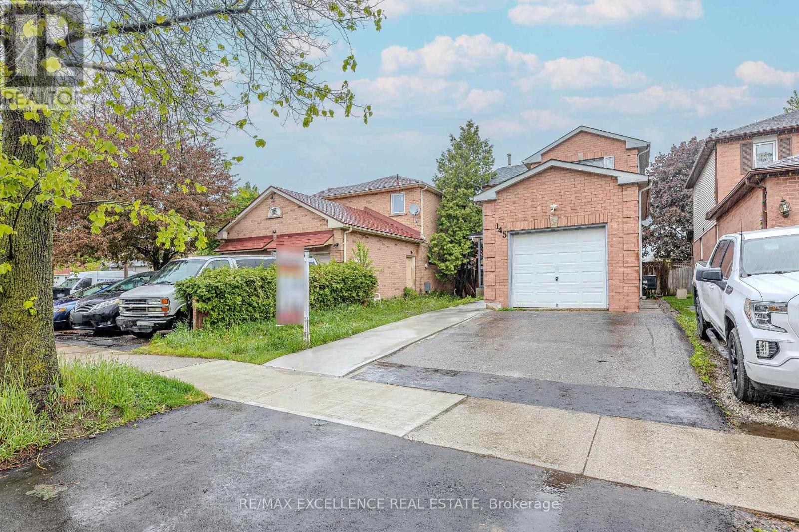 145 Ecclestone Drive, Brampton, Ontario  L6X 3P7 - Photo 2 - W12190999