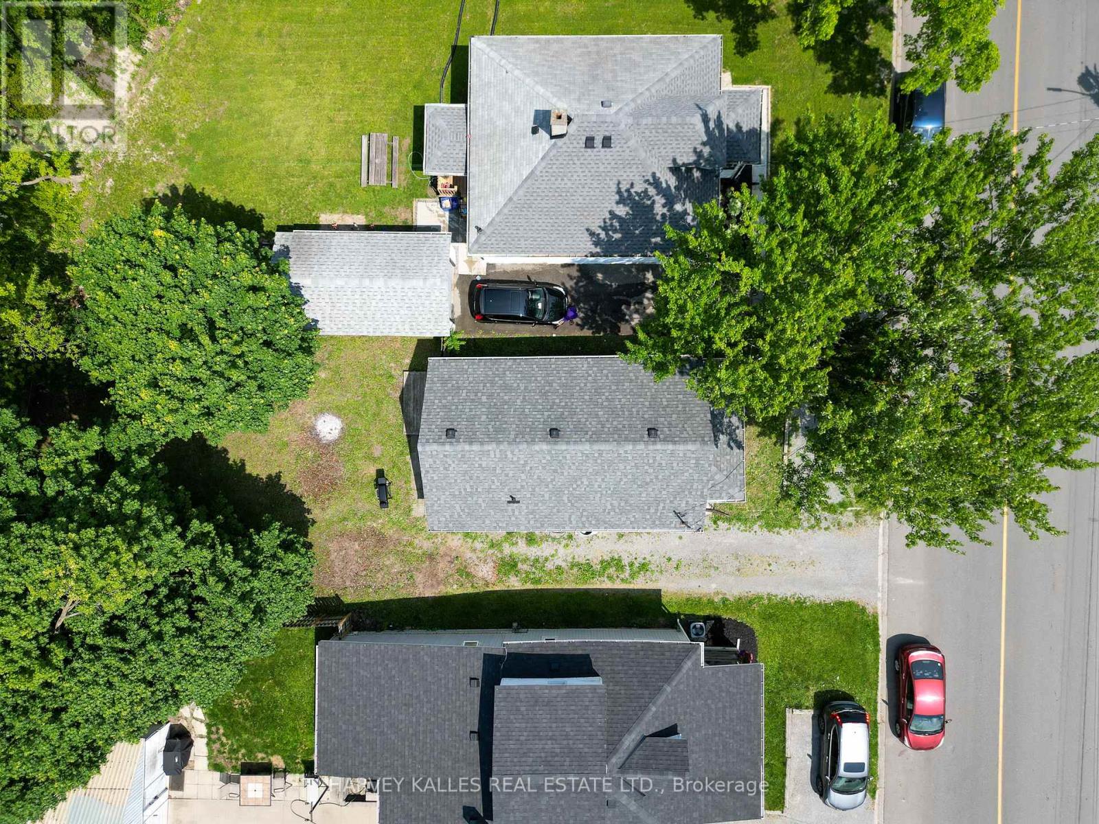 105 Ormond Street N, Thorold, Ontario  L2V 1Z3 - Photo 3 - X12191002