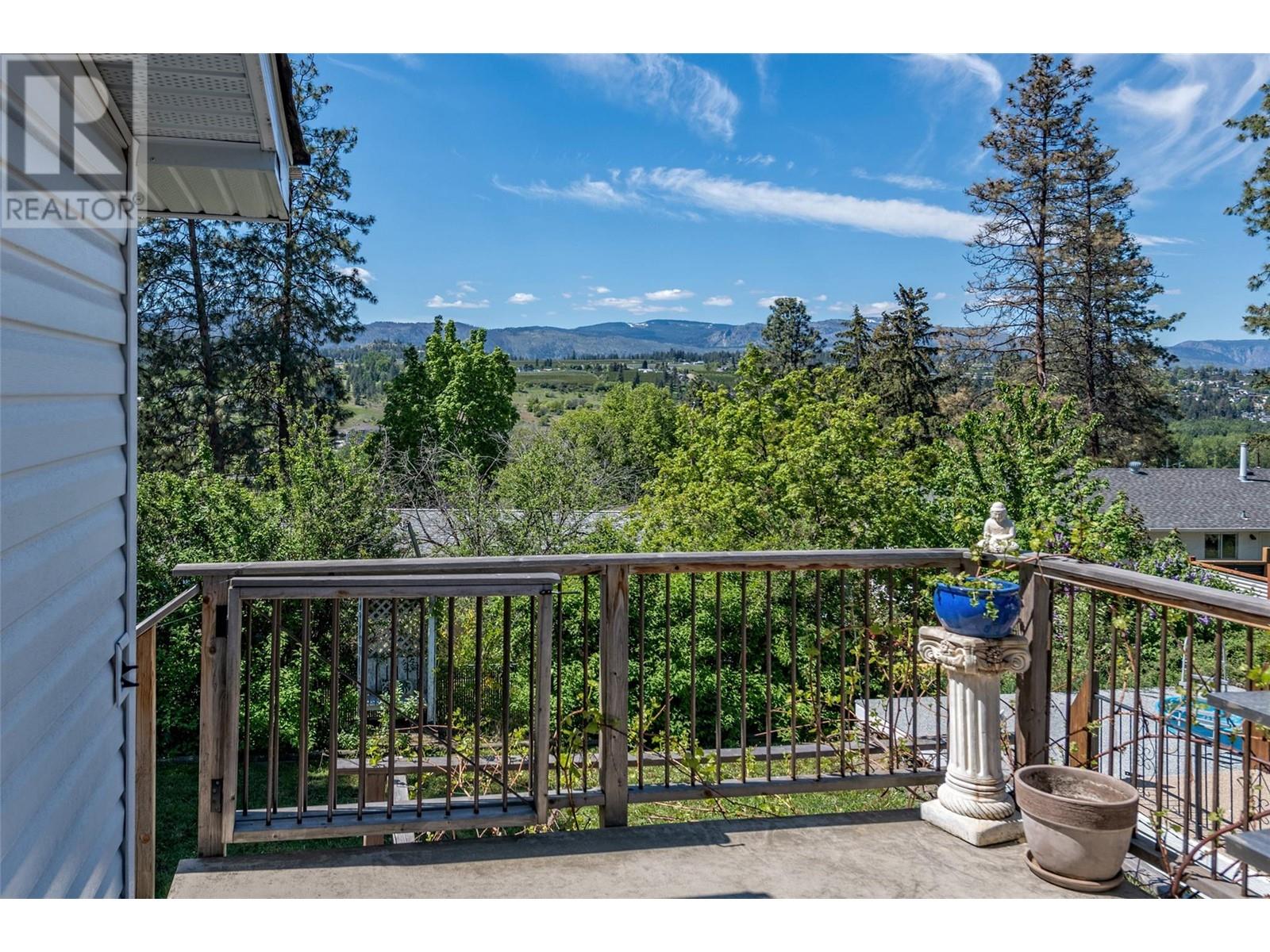 10592 Sherman Drive, Lake Country, BC V4V1W2