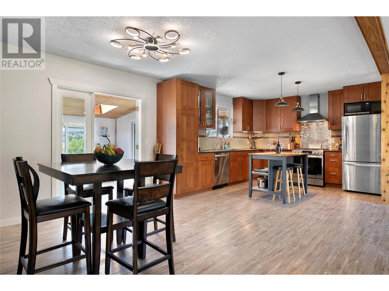 10592 Sherman Drive, Lake Country, BC V4V1W2