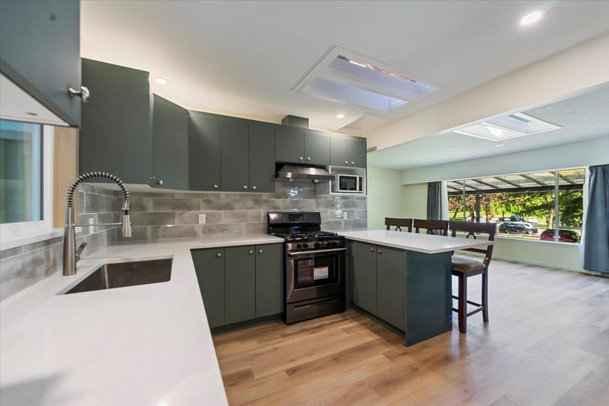 12930 Old Yale Road, Surrey, British Columbia  V3T 3B7 - Photo 4 - R3010263