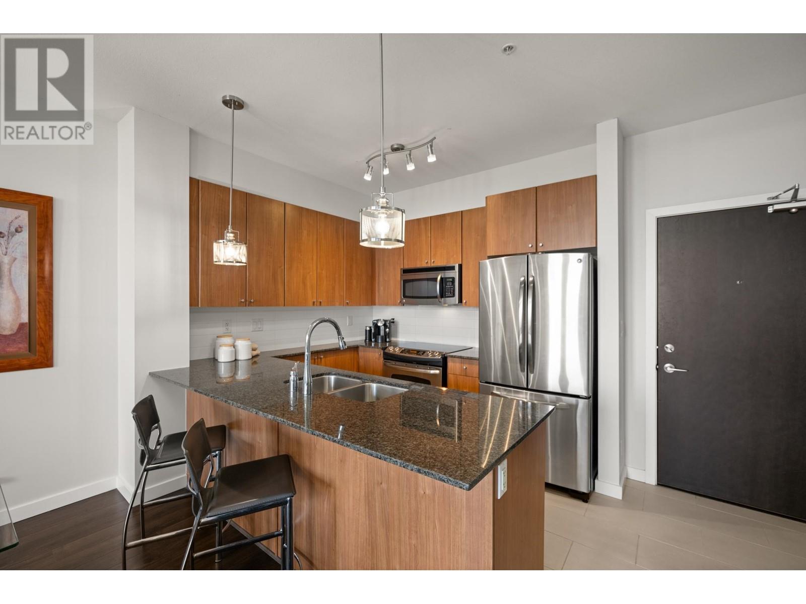 405 245 Ross Drive, New Westminster, British Columbia  V3L 0C6 - Photo 9 - R3008097
