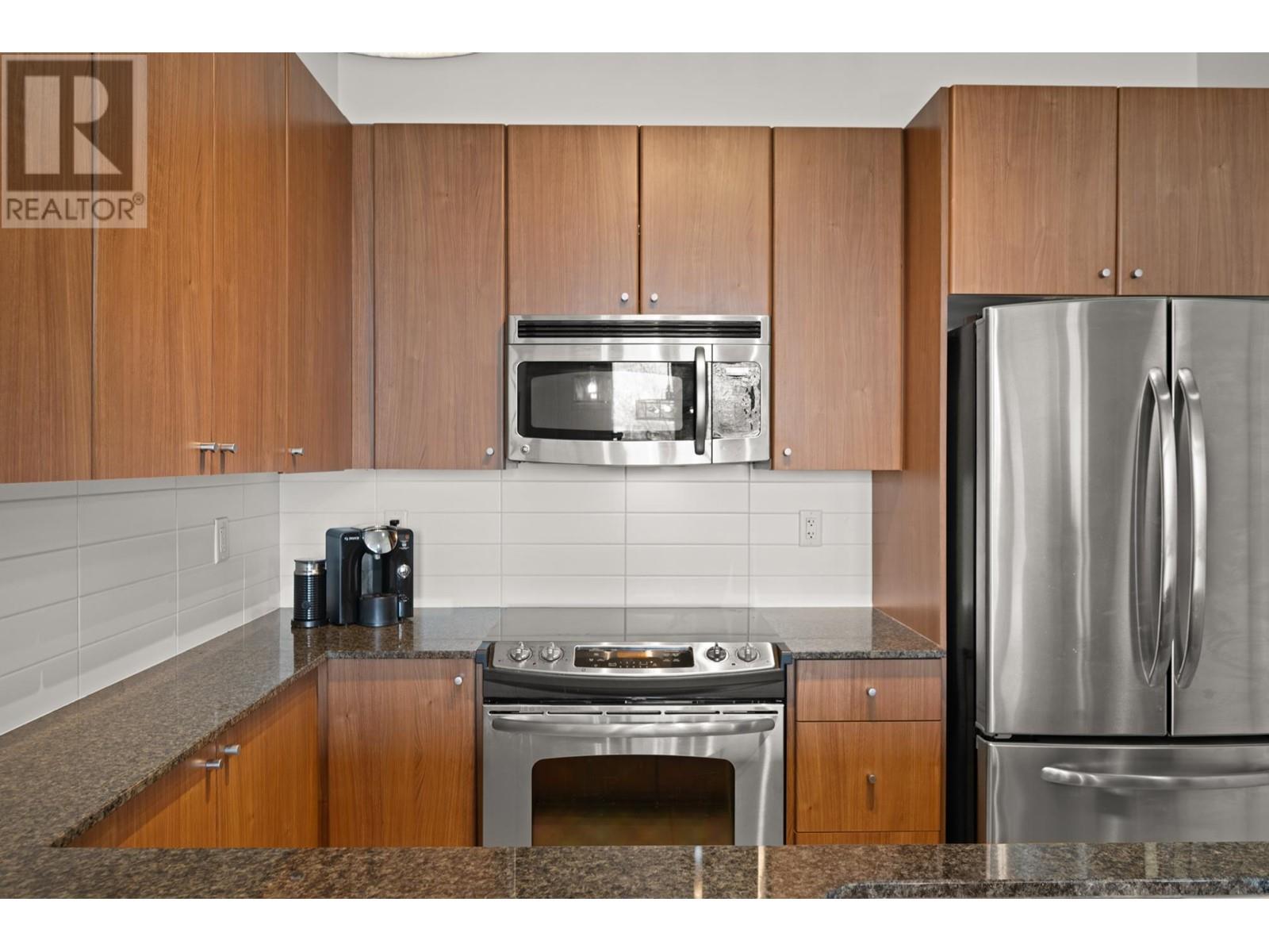 405 245 Ross Drive, New Westminster, British Columbia  V3L 0C6 - Photo 12 - R3008097