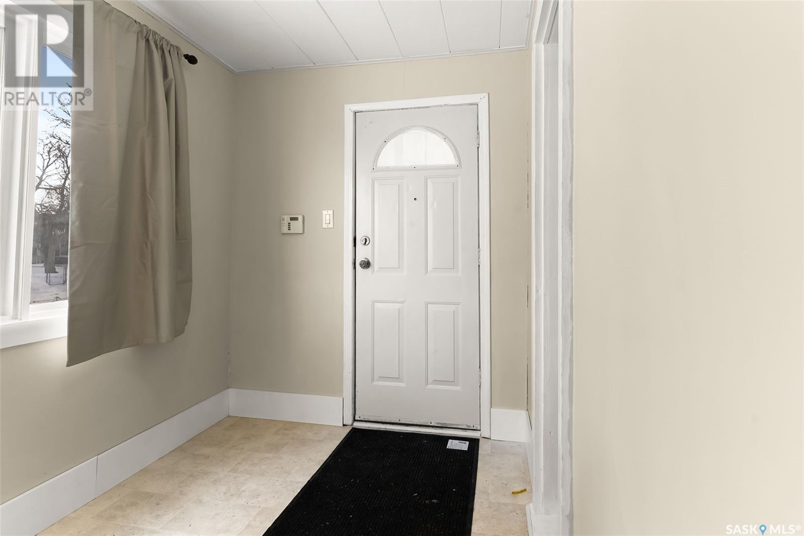 Property at 750 RAE STREET image 3