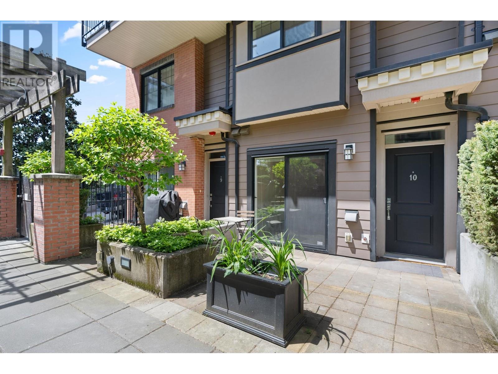 10 838 Royal Avenue, New Westminster, British Columbia  V3M 1J9 - Photo 2 - R3008511