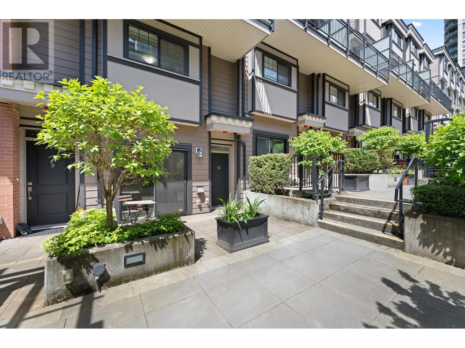 10 838 Royal Avenue, New Westminster, British Columbia  V3M 1J9 - Photo 1 - R3008511