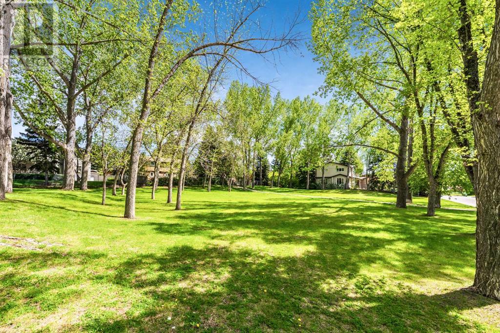 Property at 1133 Varsity Estates Rise NW image 3