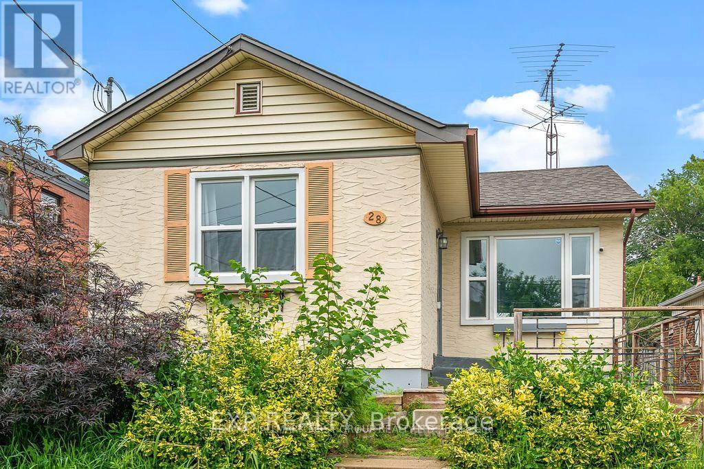 Property at 28 GALE CRESCENT image 1