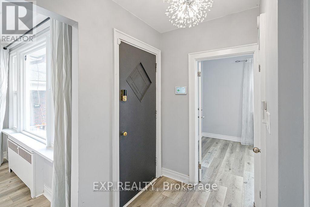 28 Gale Crescent, St. Catharines, Ontario  L2R 3K9 - Photo 4 - X12191013