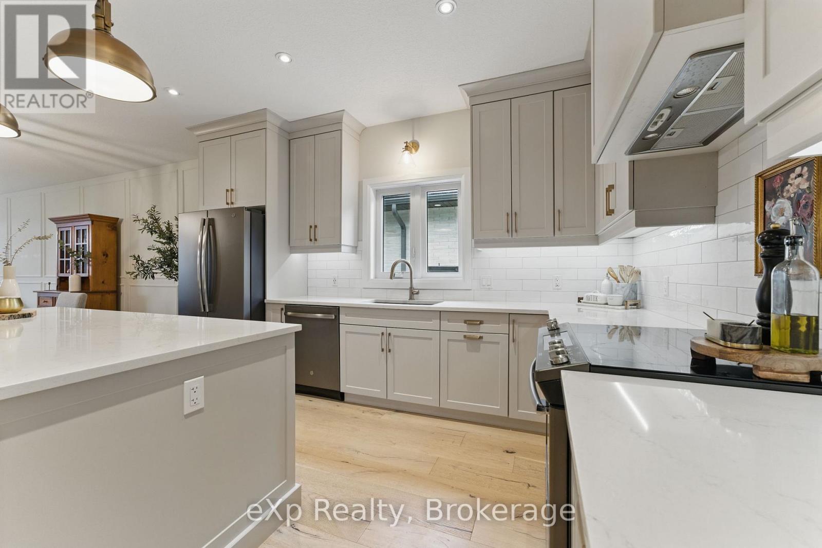 87 Orr Street, Stratford, Ontario  N5A 0H7 - Photo 12 - X12191045