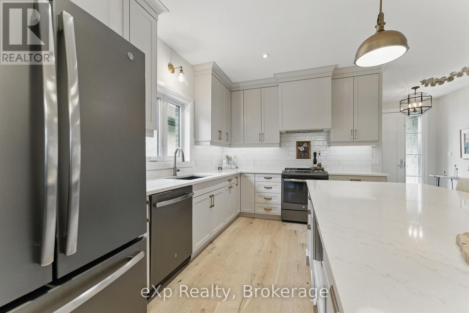 87 Orr Street, Stratford, Ontario  N5A 0H7 - Photo 7 - X12191045