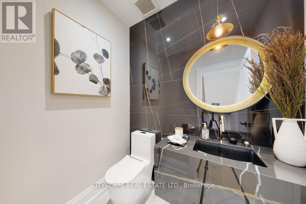 81a Oriole Road, Toronto, Ontario  M4V 2G2 - Photo 21 - C12191060