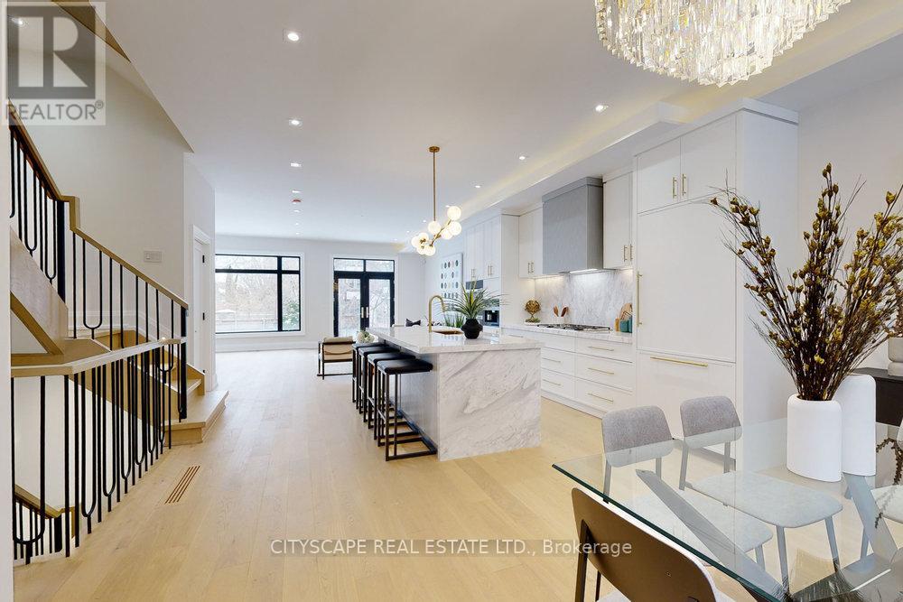 81a Oriole Road, Toronto, Ontario  M4V 2G2 - Photo 8 - C12191060