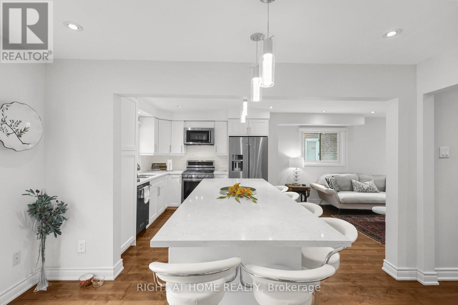 21 Spragg Circle, Markham, Ontario  L3P 5W1 - Photo 8 - N12191029