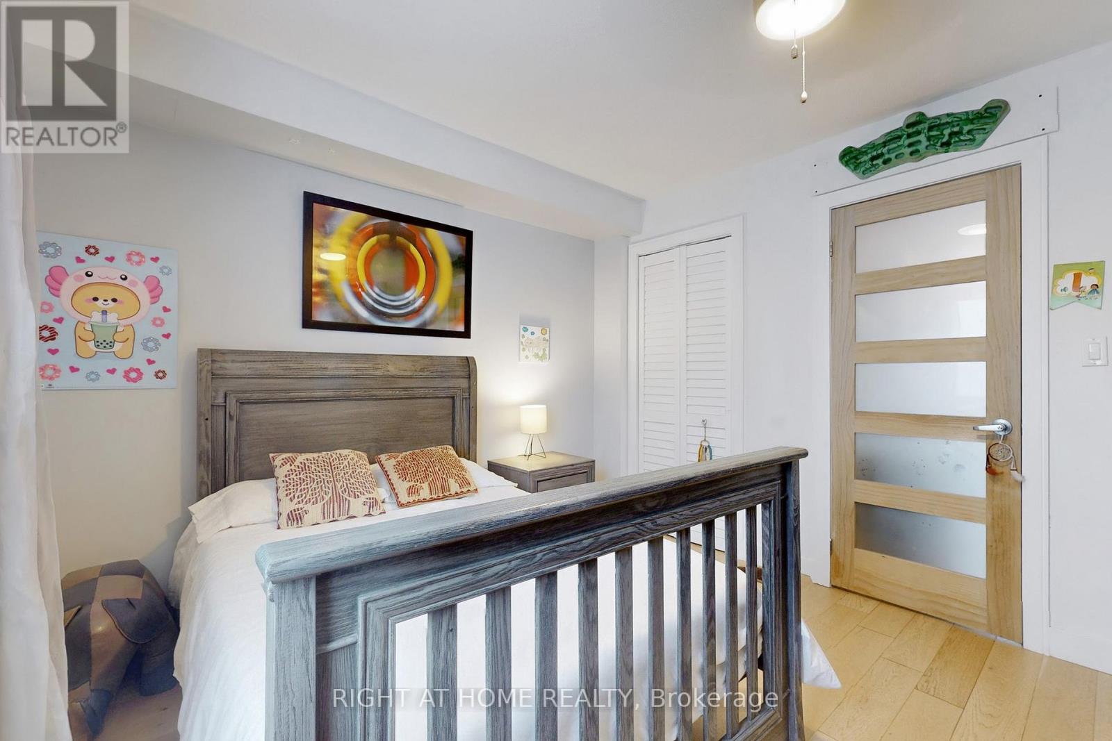 6 Grogan Mews, Toronto, Ontario  M6H 4J9 - Photo 12 - W12191028