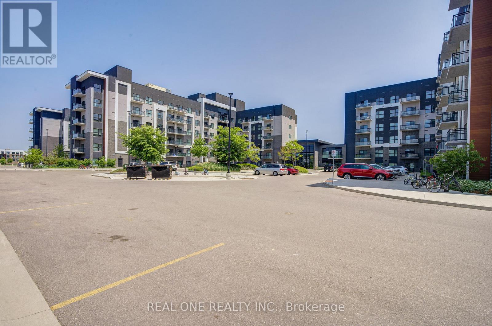 138 - 102 GROVEWOOD COMMON, Oakville, Ontario