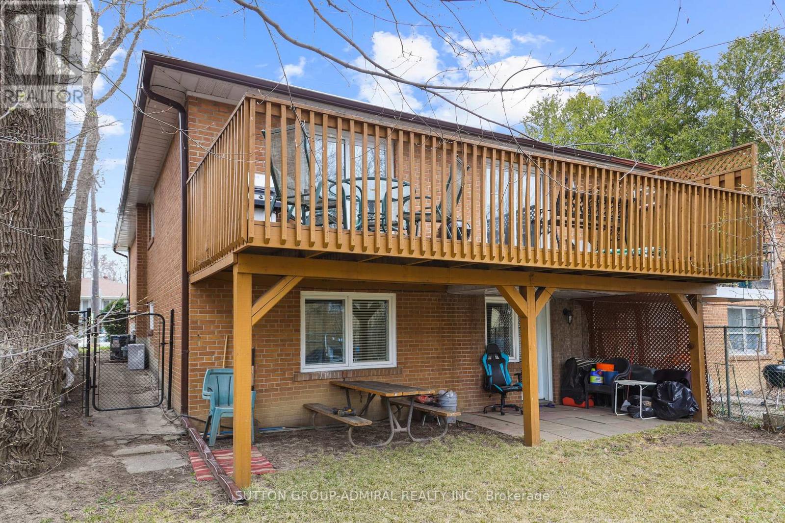 4 Carscadden Drive, Toronto, Ontario  M2R 2A7 - Photo 30 - C12191087