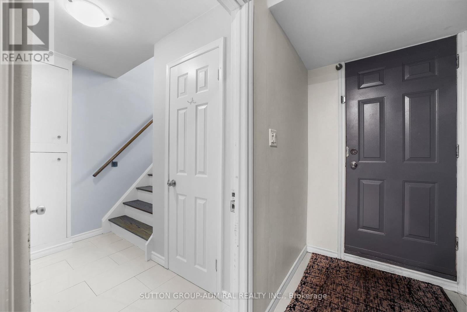 4 Carscadden Drive, Toronto, Ontario  M2R 2A7 - Photo 6 - C12191087