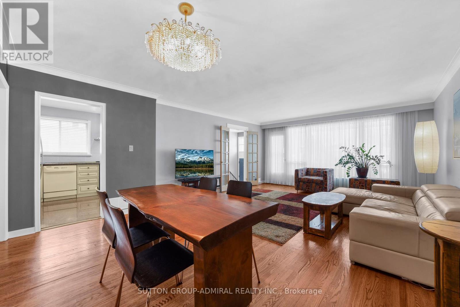 4 Carscadden Drive, Toronto, Ontario  M2R 2A7 - Photo 8 - C12191087