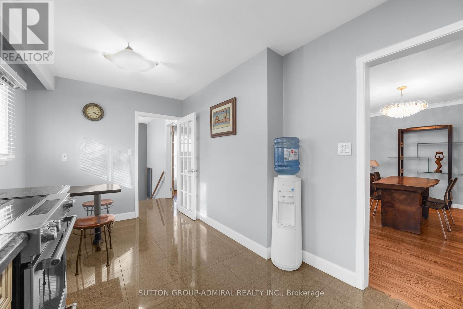 4 Carscadden Drive, Toronto, Ontario  M2R 2A7 - Photo 9 - C12191087