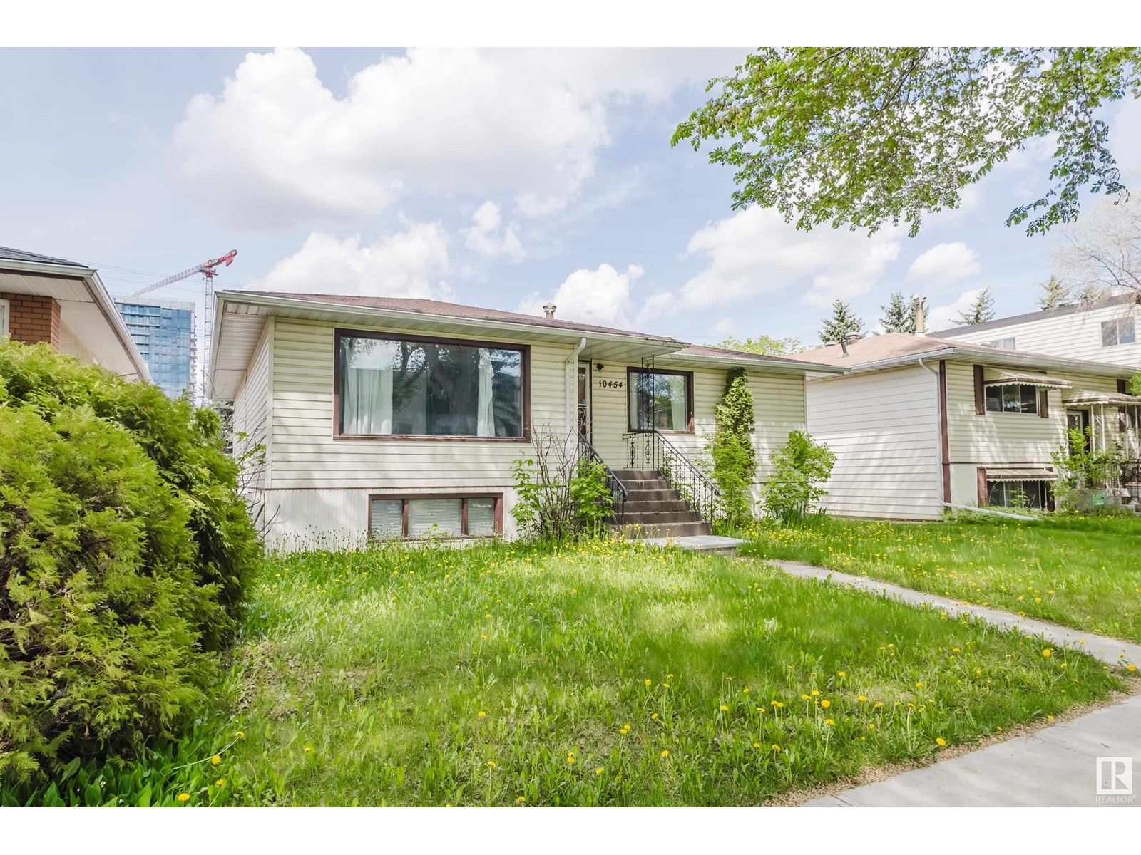10454 78 Av Nw, Edmonton, Alberta  T6E 1P2 - Photo 2 - E4425802