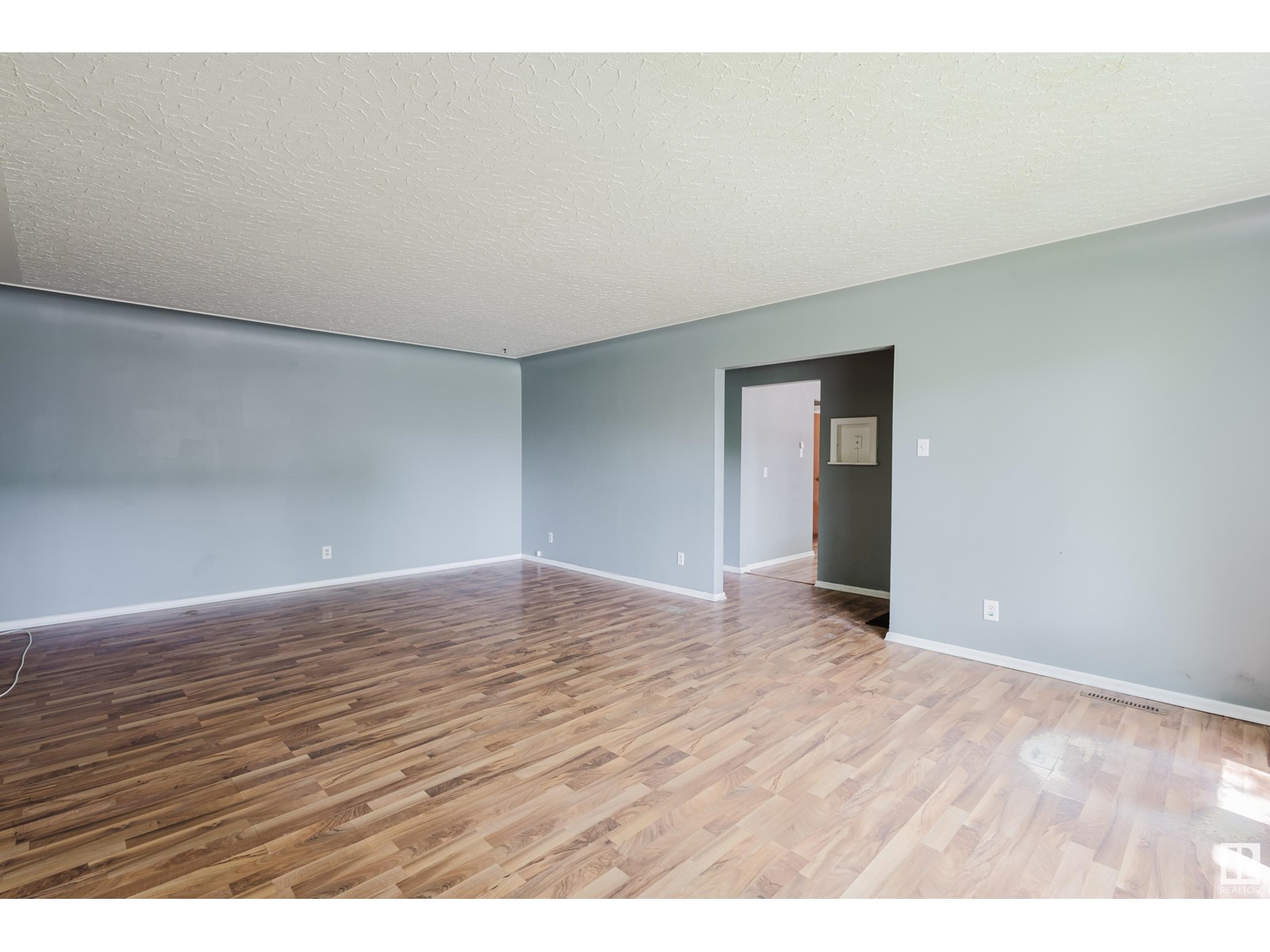 10454 78 Av Nw, Edmonton, Alberta  T6E 1P2 - Photo 5 - E4425802