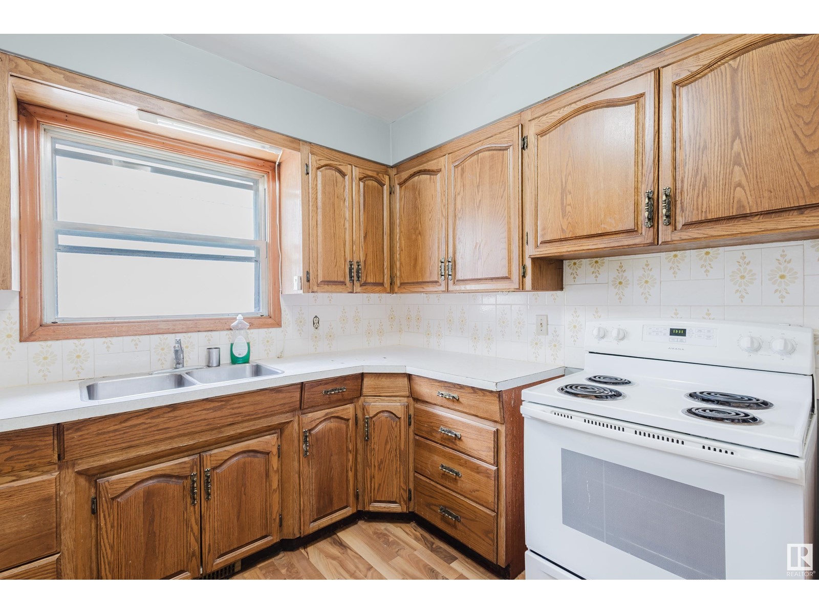 10454 78 Av Nw, Edmonton, Alberta  T6E 1P2 - Photo 8 - E4425802