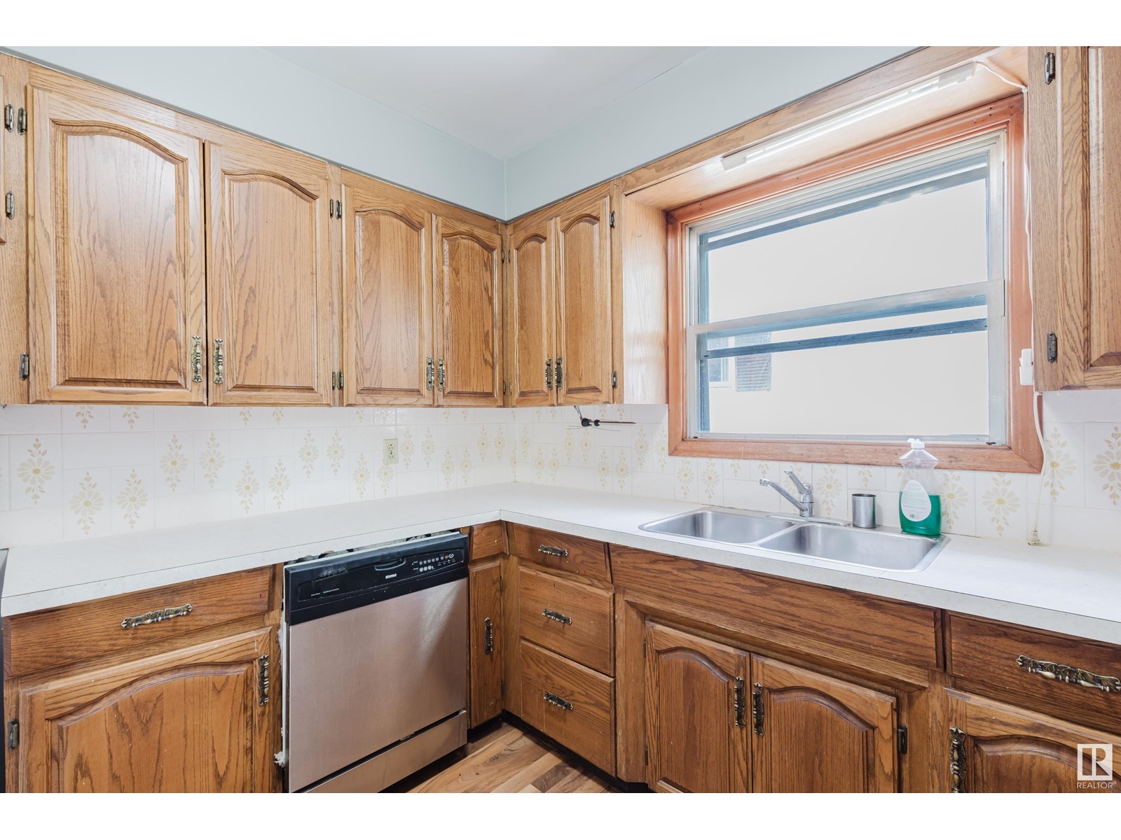 10454 78 Av Nw, Edmonton, Alberta  T6E 1P2 - Photo 9 - E4425802