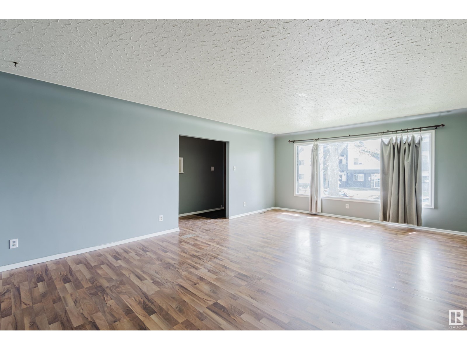 10454 78 Av Nw, Edmonton, Alberta  T6E 1P2 - Photo 3 - E4425802