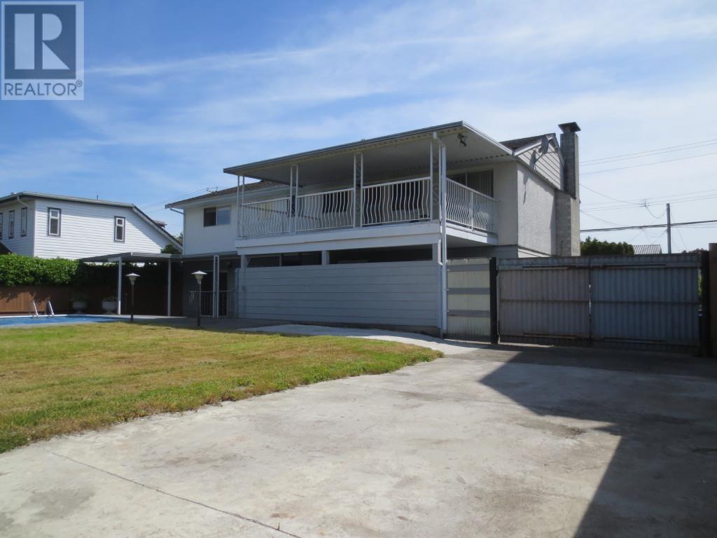 Property at 4547 46A STREET image 2