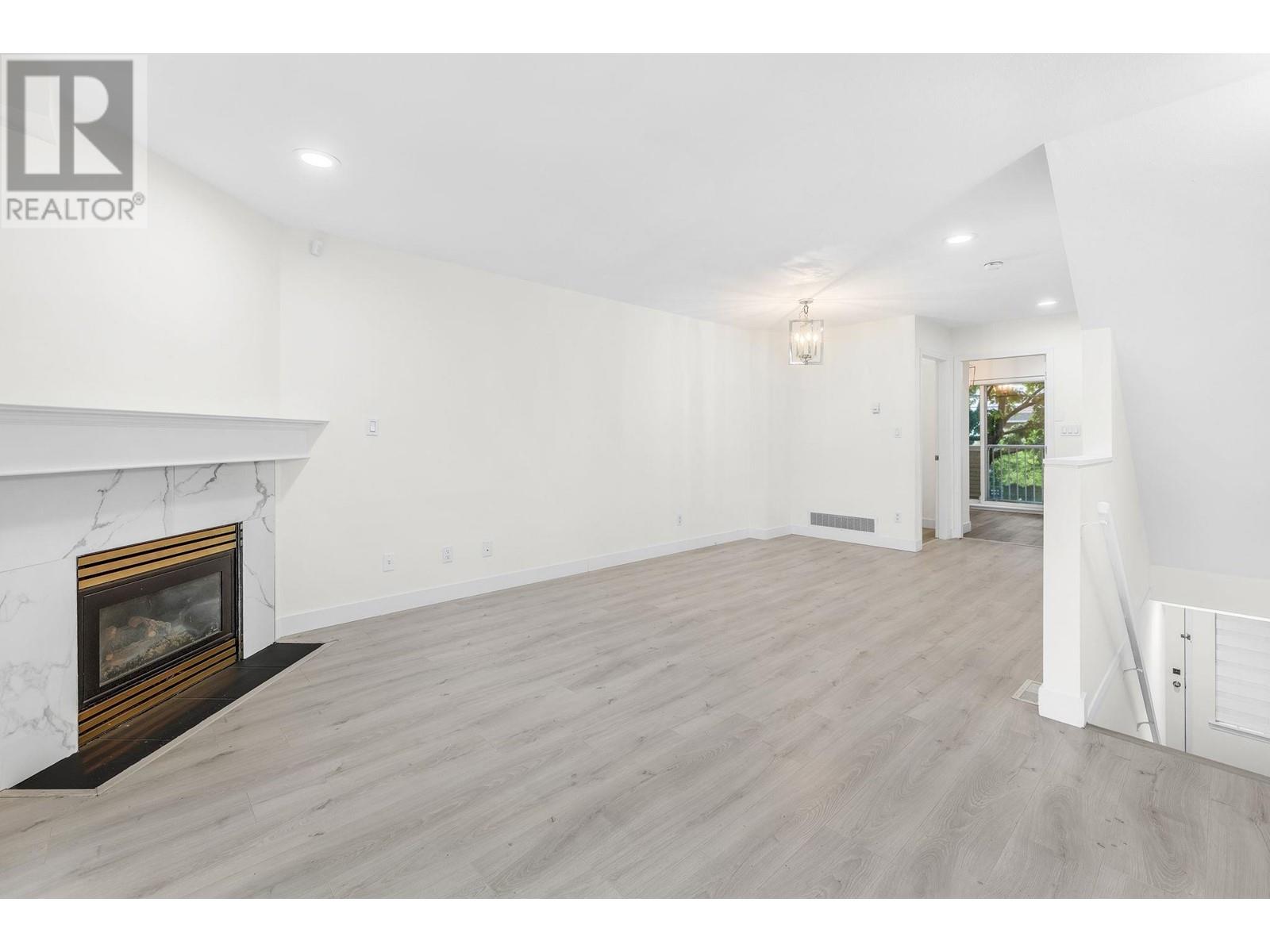 Listing Picture 7 of 25 : 22 22788 NORTON COURT, Richmond / 烈治文 - 魯藝地產 Yvonne Lu Group - MLS Medallion Club Member