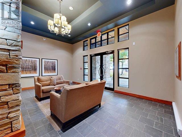 411 3082 Dayanee Springs Boulevard, Coquitlam, British Columbia  V3E 0A3 - Photo 2 - R3010185