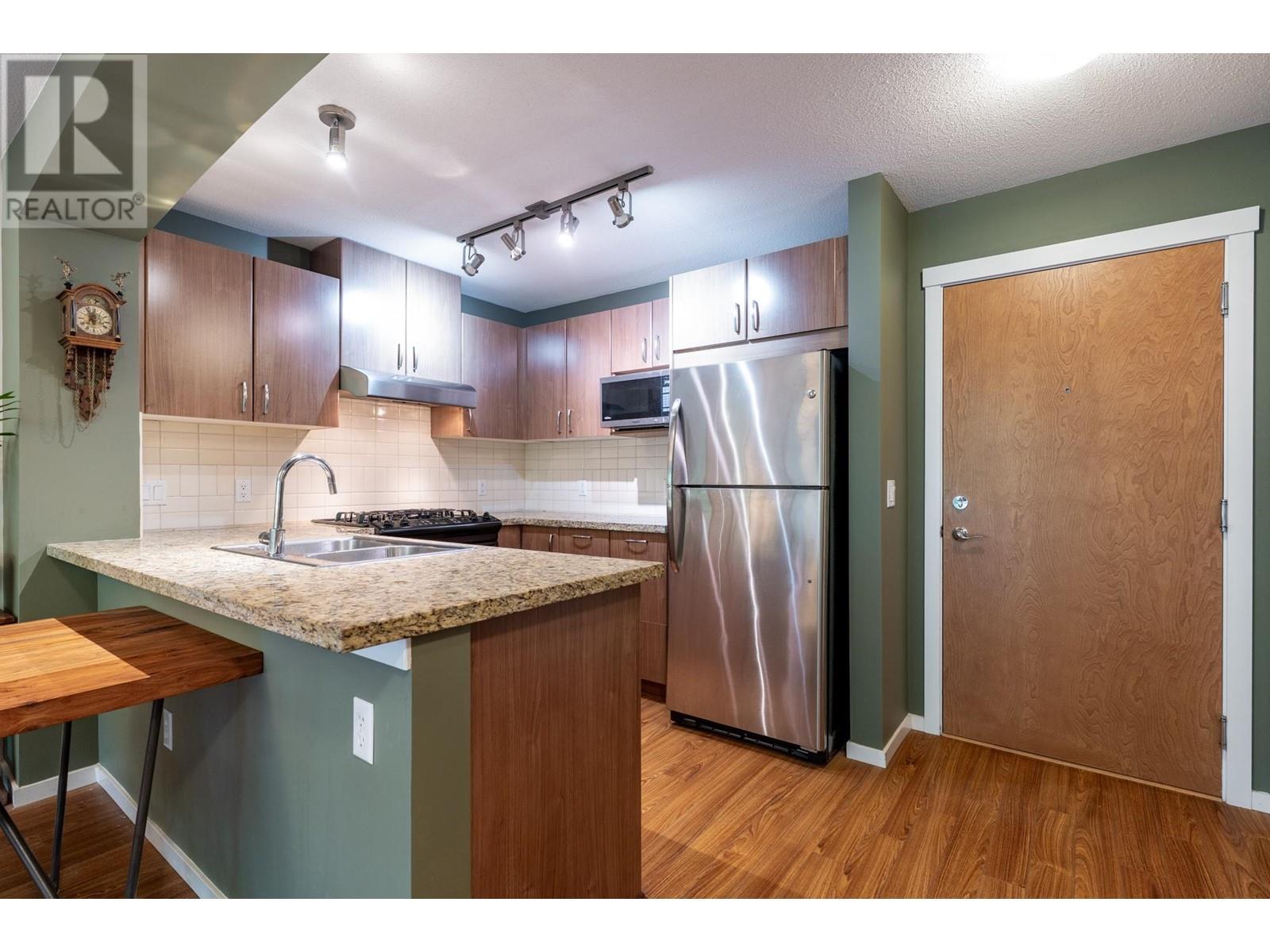 411 3082 Dayanee Springs Boulevard, Coquitlam, British Columbia  V3E 0A3 - Photo 3 - R3010185