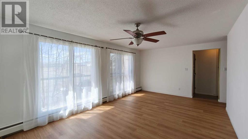 Property at 202, 431B Huntsville Crescent NW image 4
