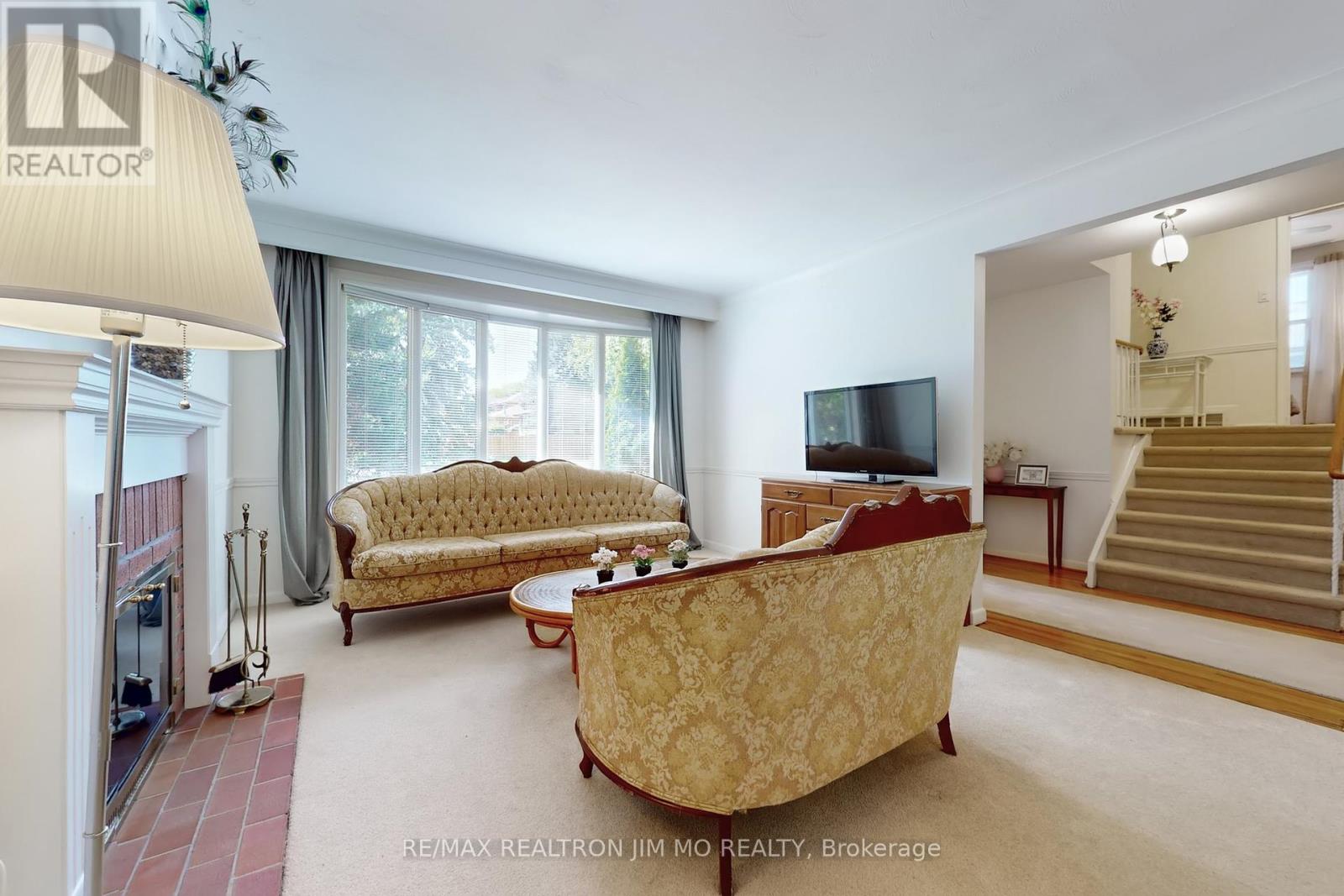 1 Amberdale Drive, Toronto, Ontario  M1P 4B9 - Photo 4 - E12191102