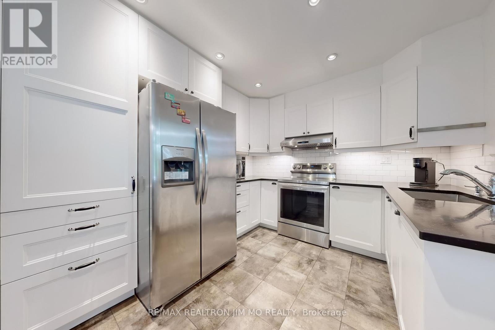 1 Amberdale Drive, Toronto, Ontario  M1P 4B9 - Photo 11 - E12191102