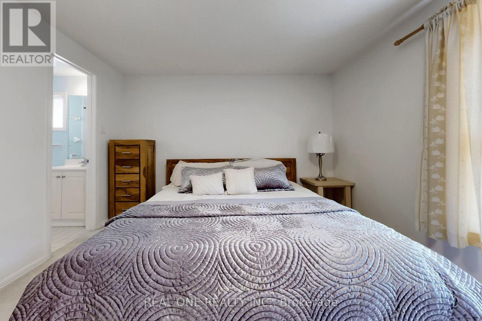 86 Breckonwood Crescent, Markham, Ontario  L3T 5E8 - Photo 17 - N12190777