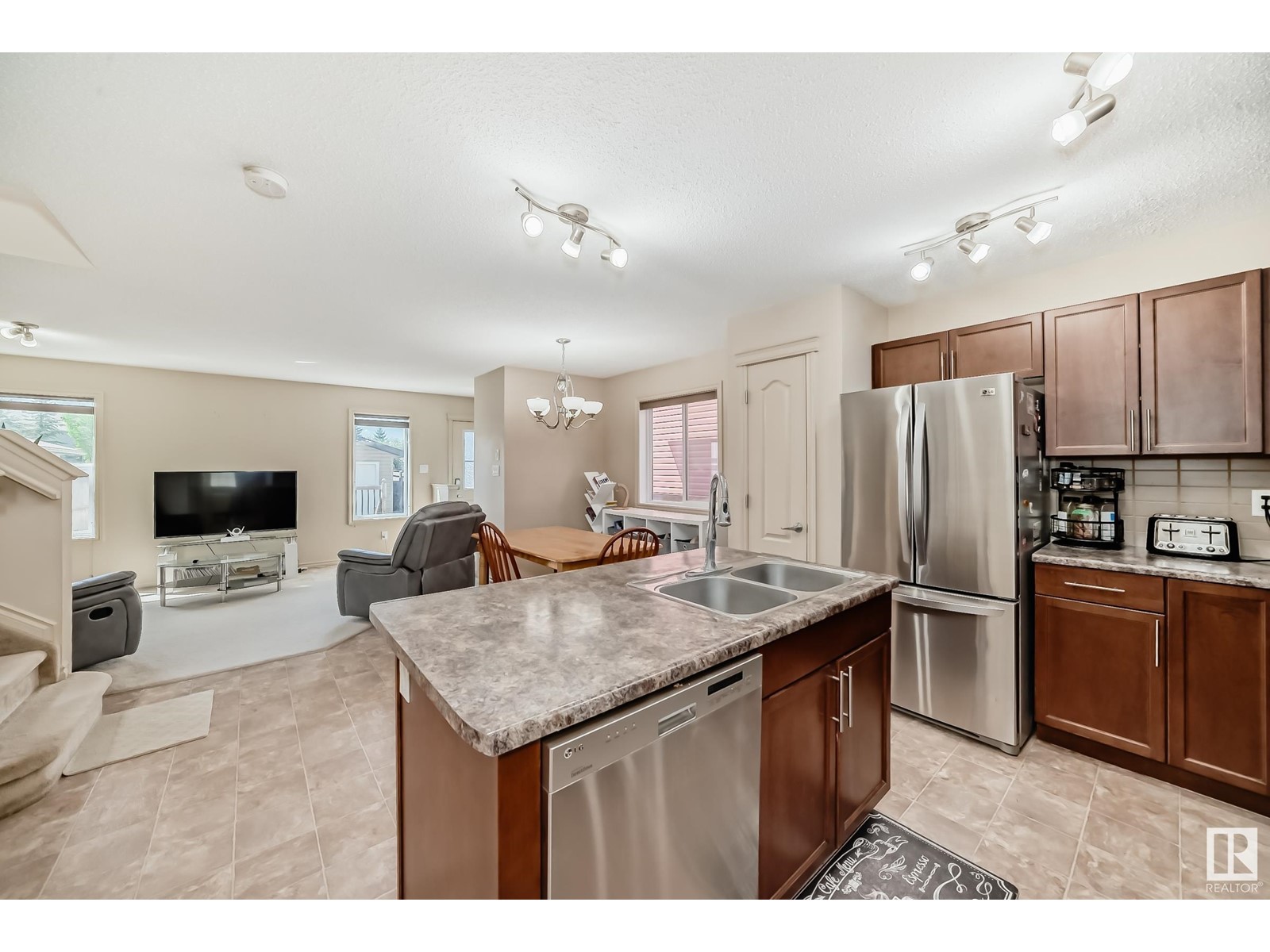 7715 Schmid Cr Nw, Edmonton, Alberta  T6R 0K6 - Photo 13 - E4440022