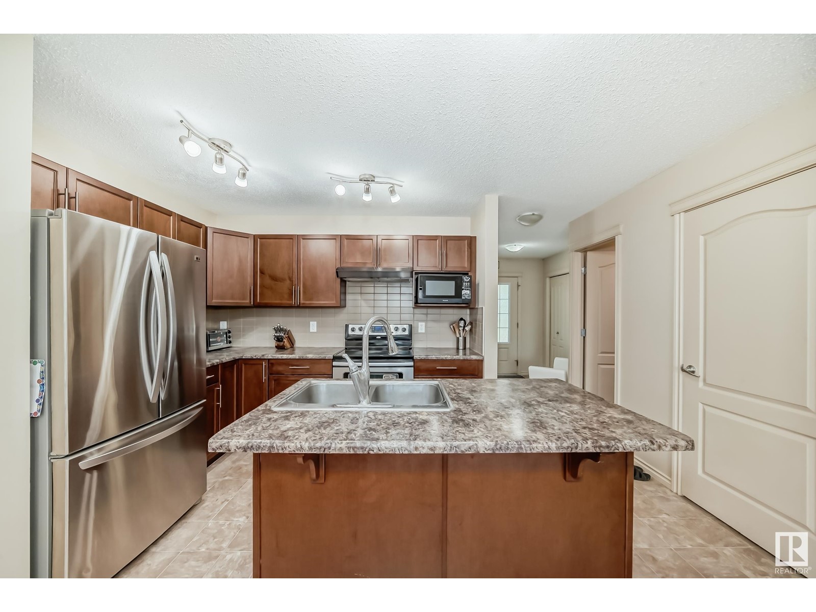 7715 Schmid Cr Nw, Edmonton, Alberta  T6R 0K6 - Photo 16 - E4440022