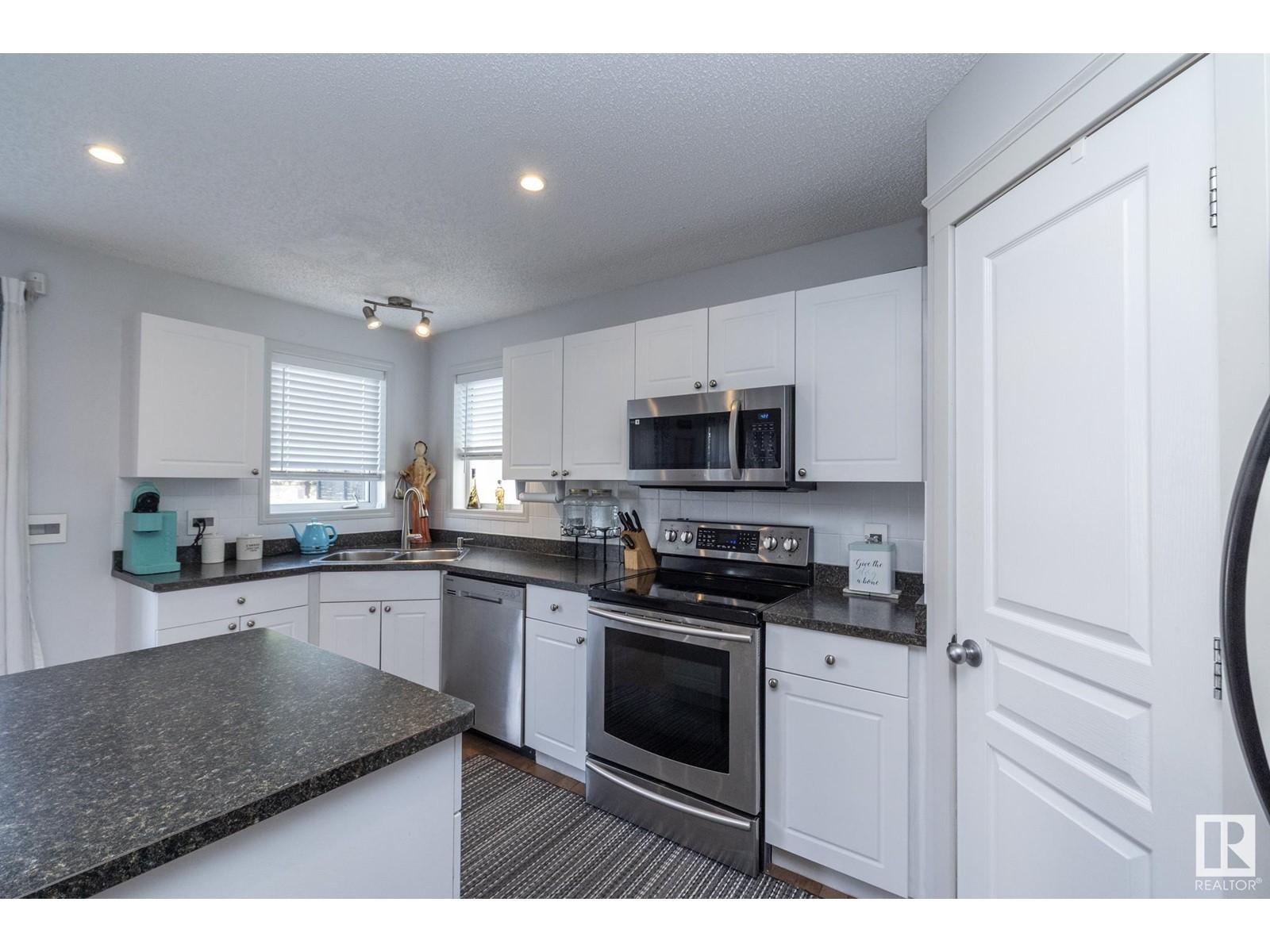 9259 212 St Nw, Edmonton, Alberta  T5T 6Z2 - Photo 19 - E4440023