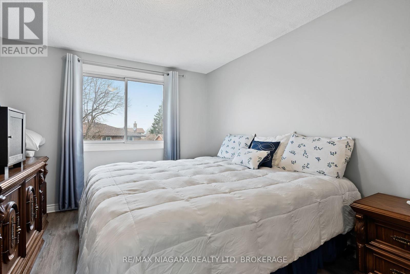 21 Dundee Drive, St. Catharines, Ontario  L2P 3S9 - Photo 12 - X12078522