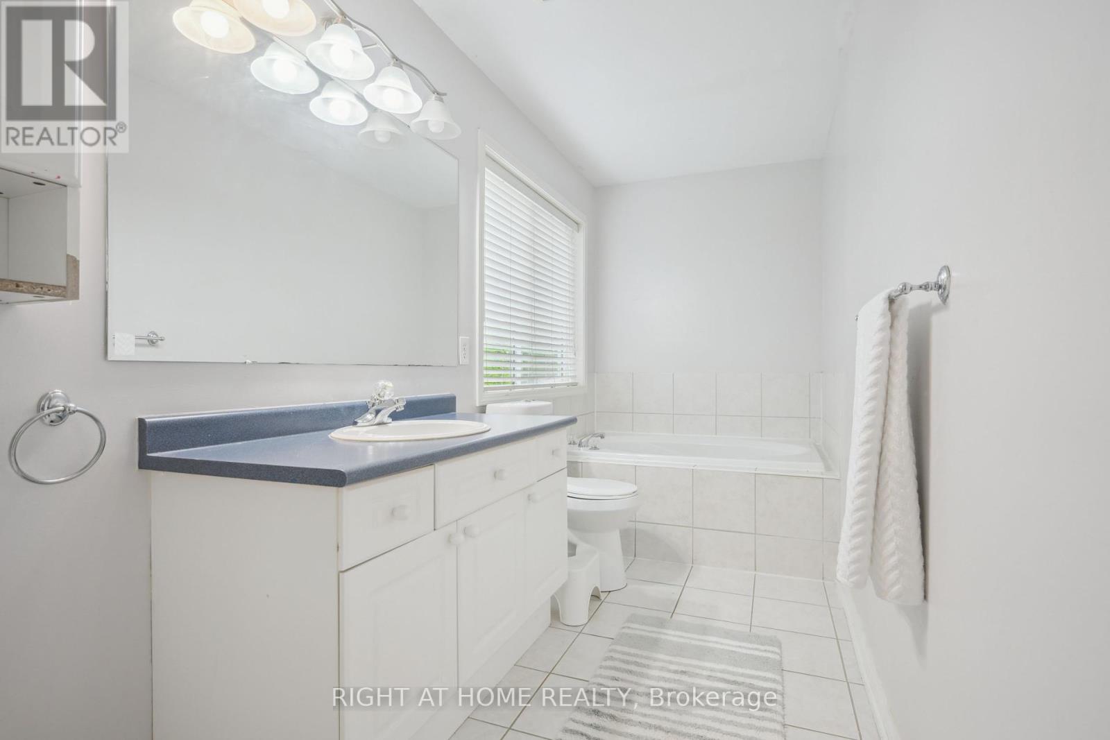 477 Farlow Crescent, Milton, Ontario  L9T 5M8 - Photo 21 - W12169440