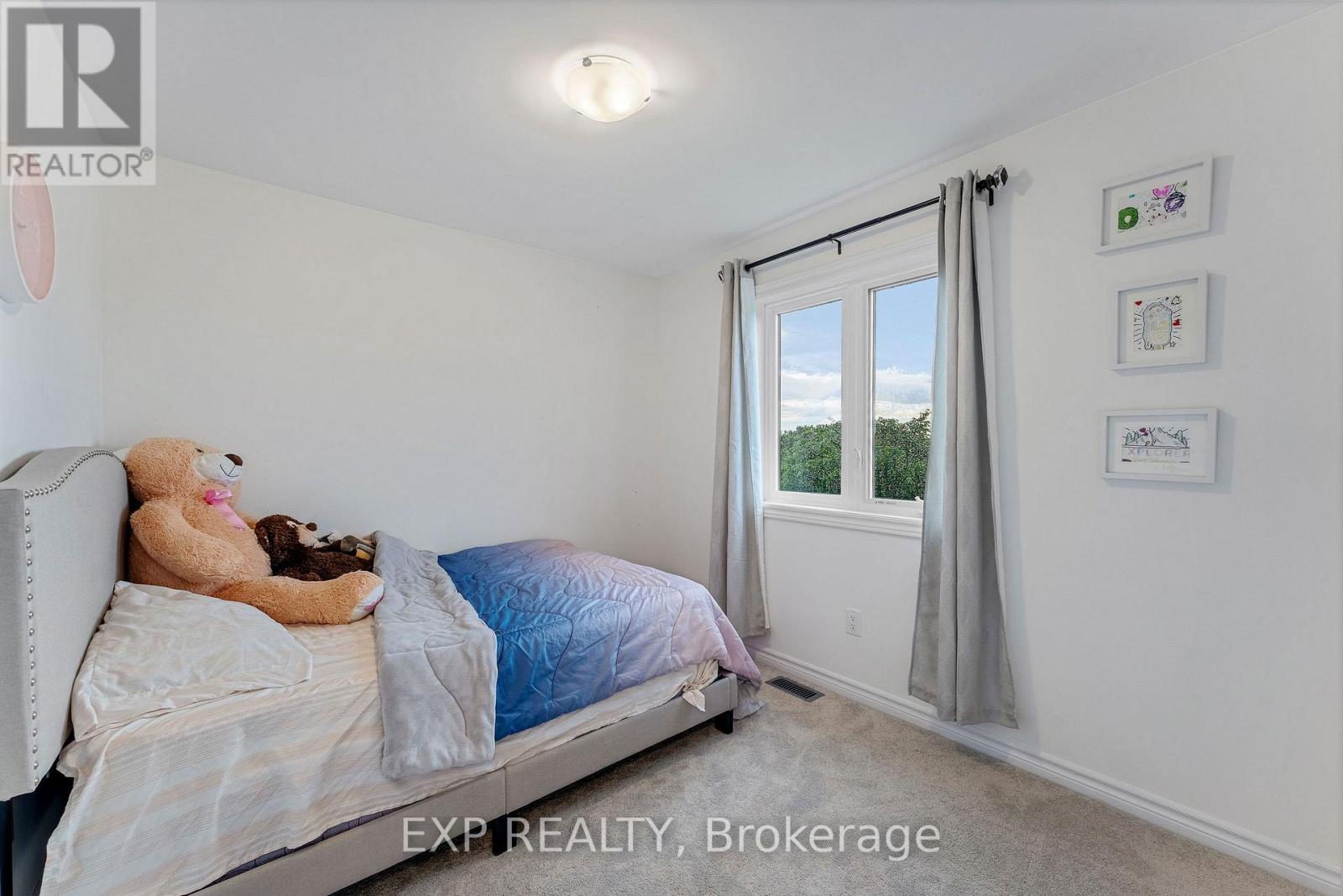 501 Enclave Lane, Clarence-Rockland, Ontario  K4K 0M8 - Photo 17 - X12191113