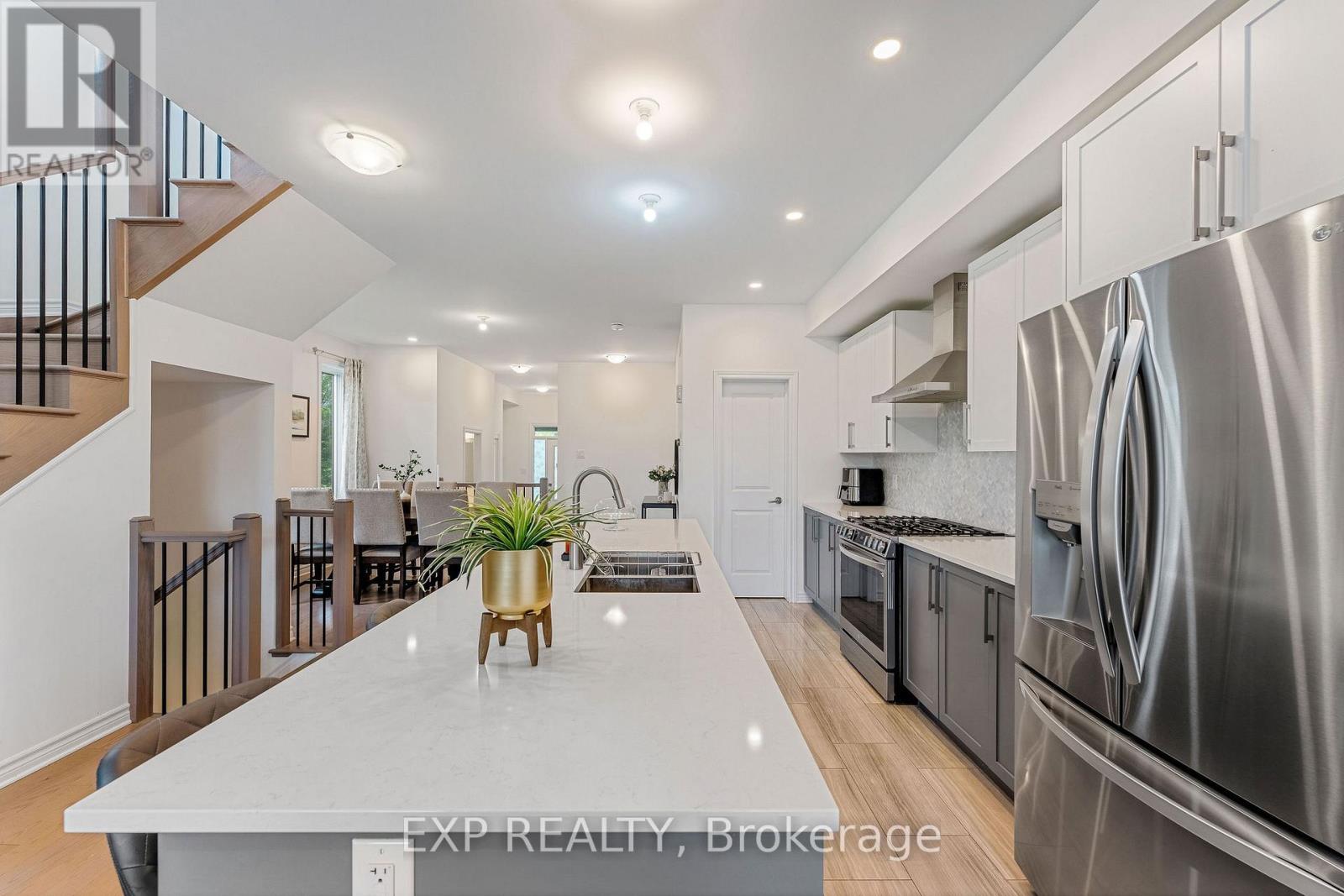 501 Enclave Lane, Clarence-Rockland, Ontario  K4K 0M8 - Photo 4 - X12191113