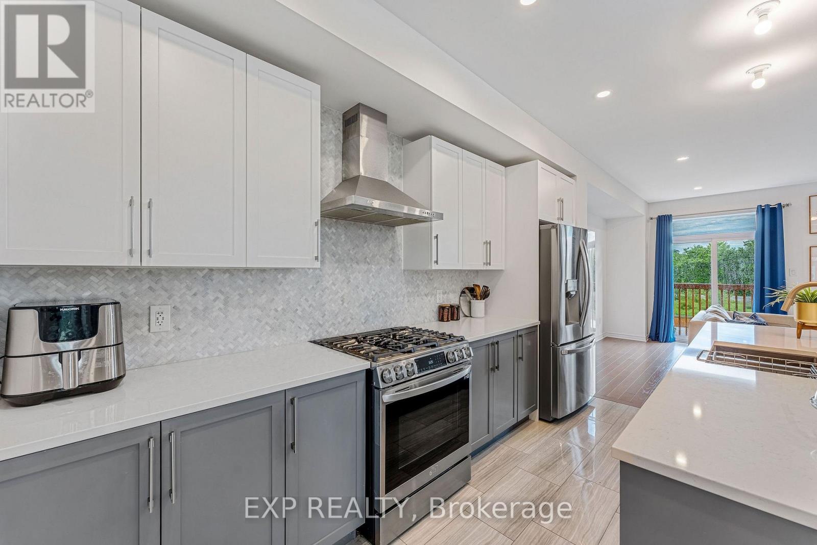 501 Enclave Lane, Clarence-Rockland, Ontario  K4K 0M8 - Photo 5 - X12191113