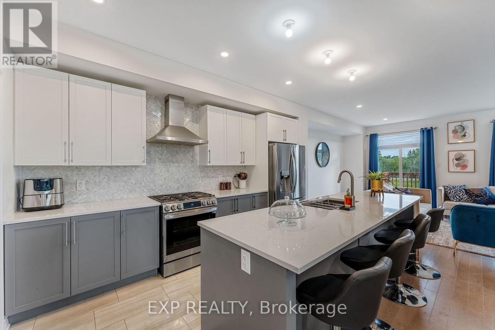 501 Enclave Lane, Clarence-Rockland, Ontario  K4K 0M8 - Photo 8 - X12191113