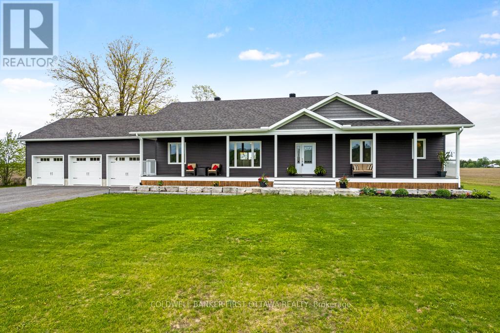 800 WABA ROAD, Mississippi Mills, Ontario