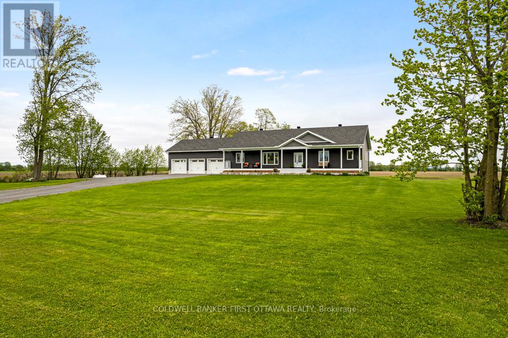 800 Waba Road, Mississippi Mills, Ontario  K0A 2X0 - Photo 2 - X12191140
