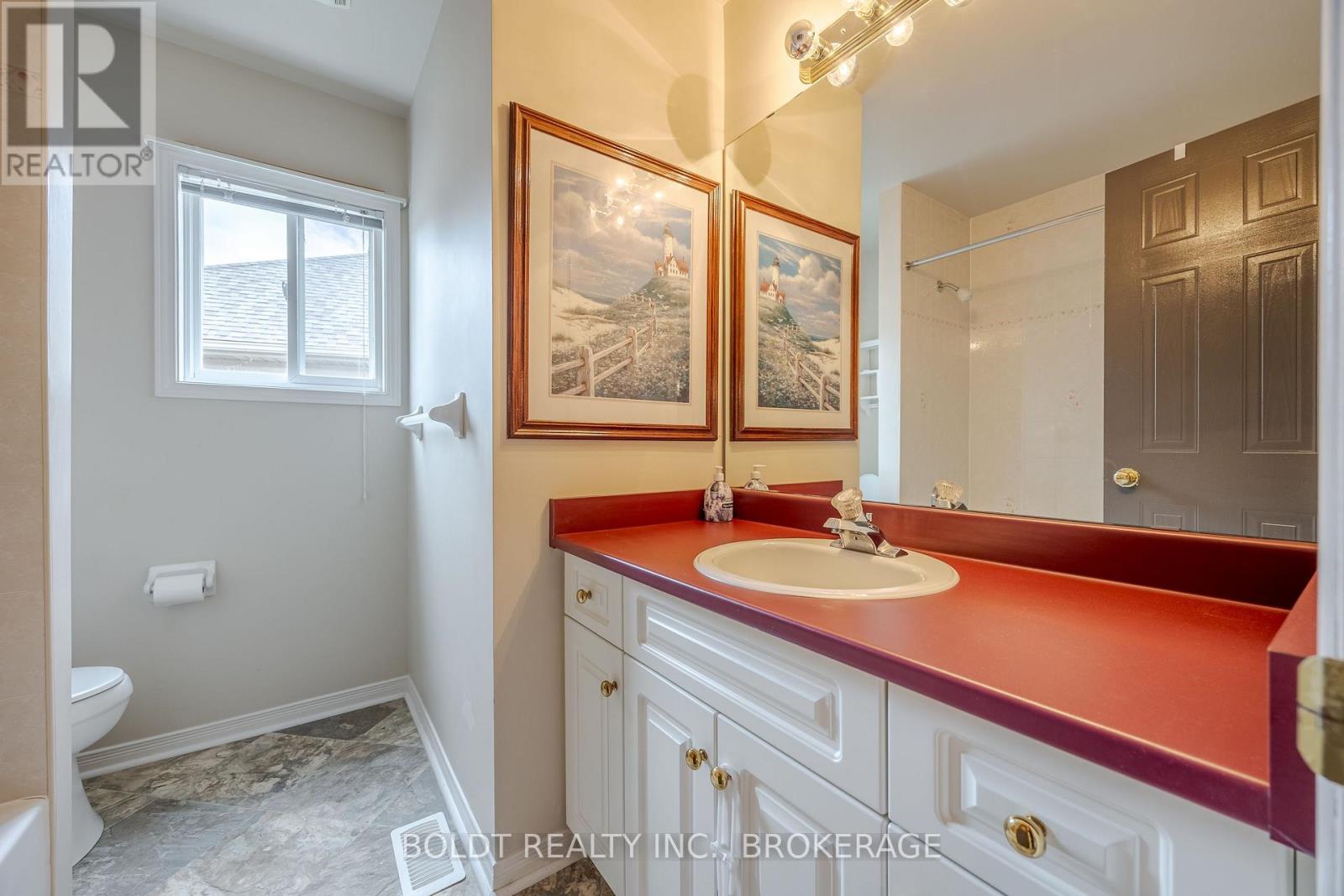 22 Westland Street, St. Catharines (Rykert/vansickle), Ontario  L2S 3T1 - Photo 19 - X12191142