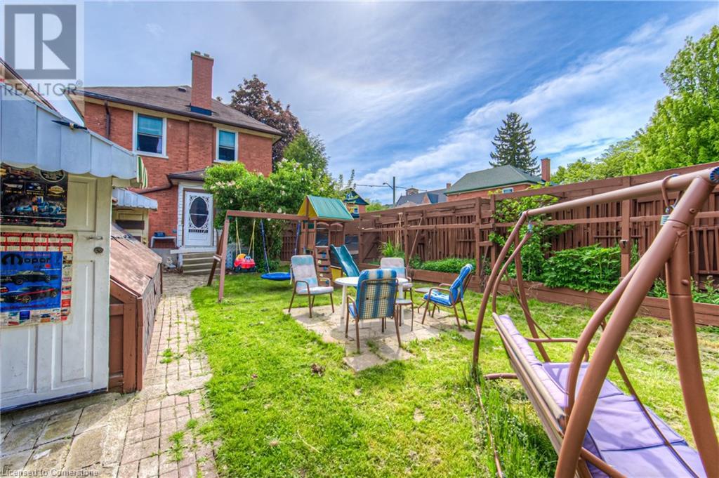 Property at 805 WILLIAM Street image 3